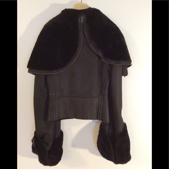 Gucci Cropped Shearling Jacket - Picture 12 of 16